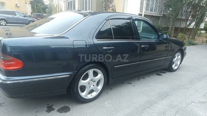 Mercedes E 220 2001, 320,000 km - 2.2 л - Bakı