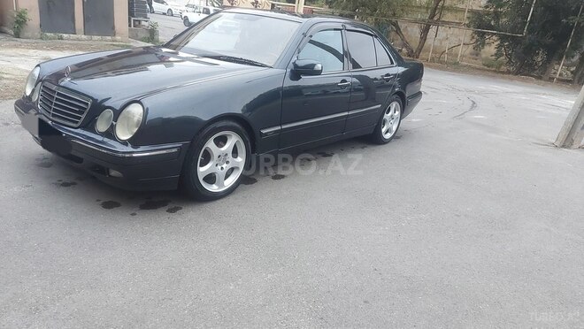 Mercedes E 220 2001, 320,000 km - 2.2 л - Bakı