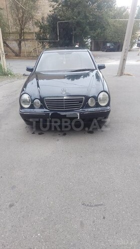 Mercedes E 220 2001, 320,000 km - 2.2 л - Bakı