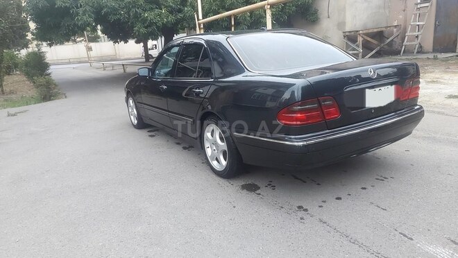 Mercedes E 220 2001, 320,000 km - 2.2 л - Bakı