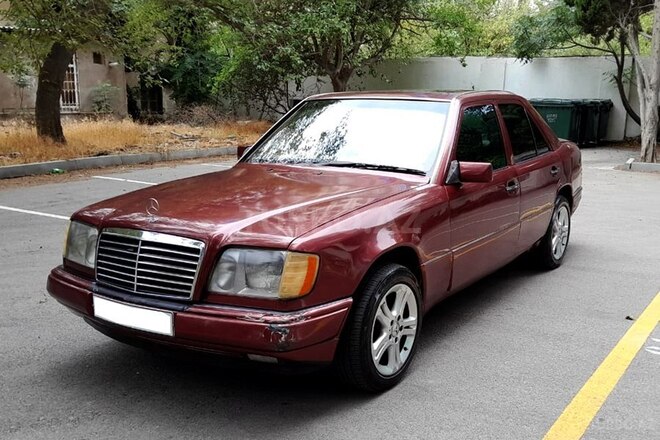 Mercedes E 220 1995, 405,112 km - 2.2 l - Bakı