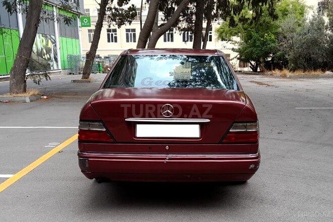 Mercedes E 220 1995, 405,112 km - 2.2 l - Bakı