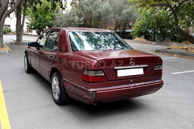 Mercedes E 220 1995, 405,112 km - 2.2 l - Bakı