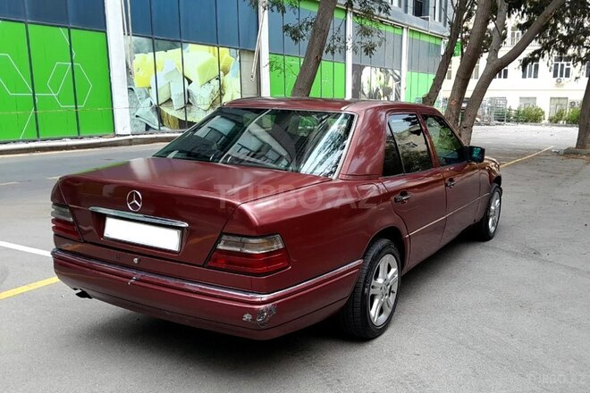 Mercedes E 220 1995, 405,112 km - 2.2 l - Bakı