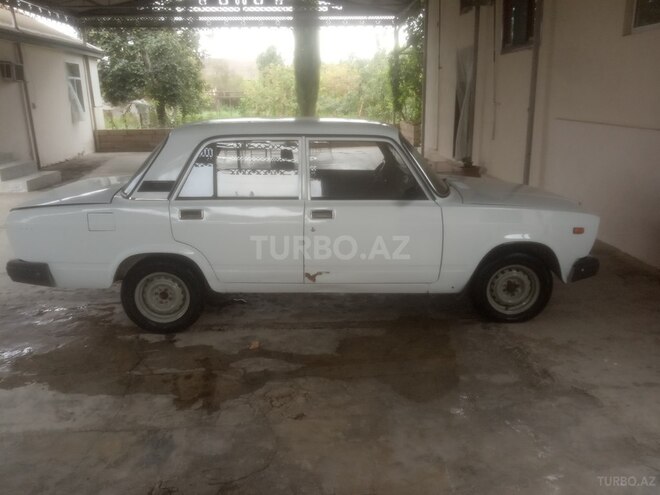 LADA (VAZ) 2107 2004, 150,000 km - 1.6 l - Salyan