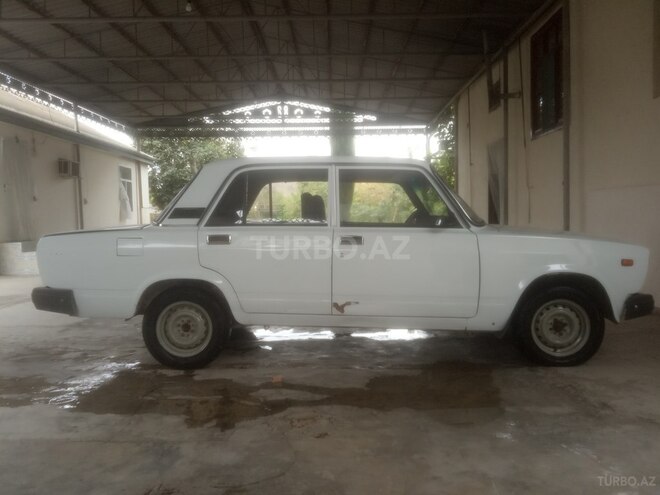 LADA (VAZ) 2107 2004, 150,000 km - 1.6 l - Salyan