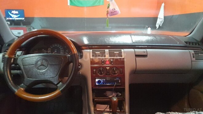 Mercedes E 230 1997, 557,000 km - 2.3 l - Gəncə