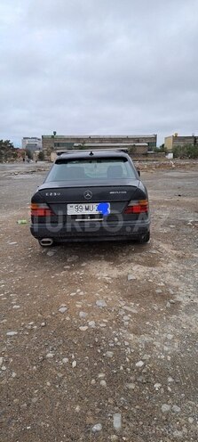 Mercedes E 230 1986, 100,000 km - 2.3 l - Bakı