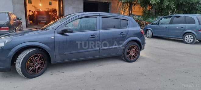 Opel Astra 2006, 205,027 km - 1.6 л - Salyan