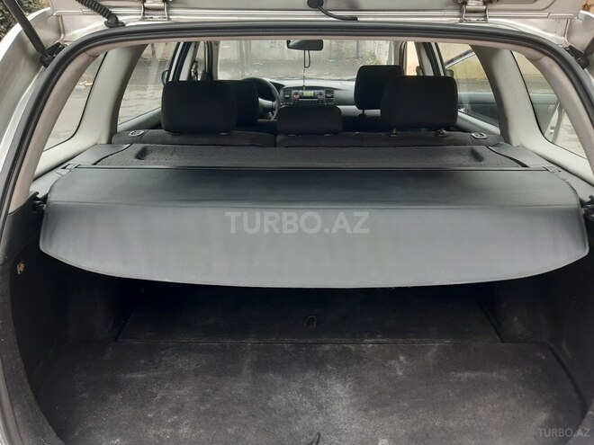 Toyota Corolla 2005, 176,000 km - 1.4 л - Bakı