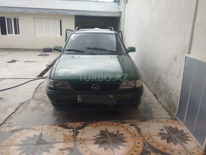 Opel Astra 1996, 220,000 km - 1.8 л - Şəki