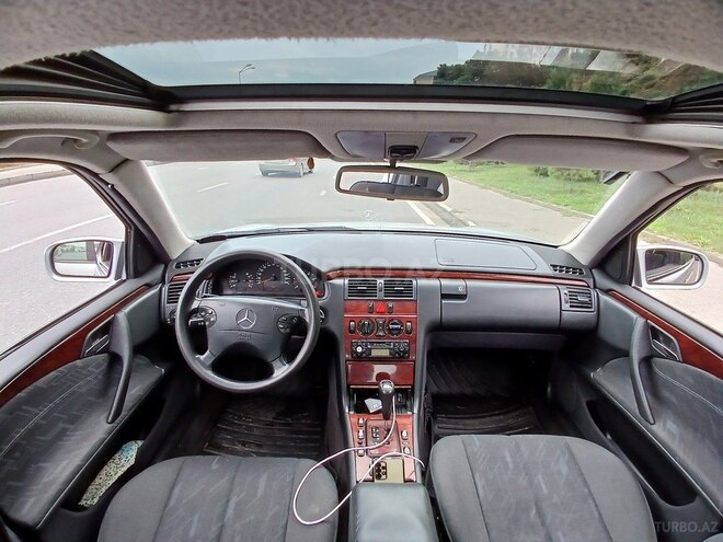 Mercedes E 220 2000, 480,000 km - 2.2 л - Bakı