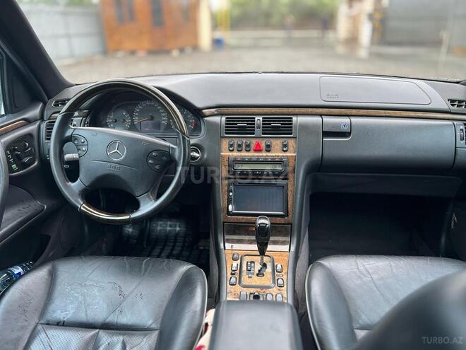 Mercedes E 320 2000, 226,026 km - 3.2 l - Bakı