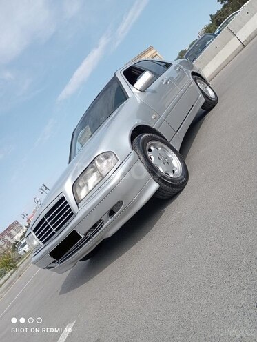 Mercedes C 220 2000, 567,600 km - 2.2 l - Bakı