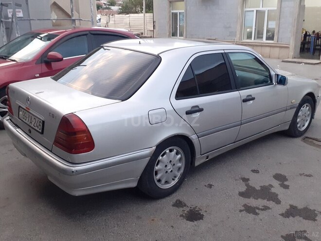 Mercedes C 220 1999, 389,000 km - 2.2 л - Bakı