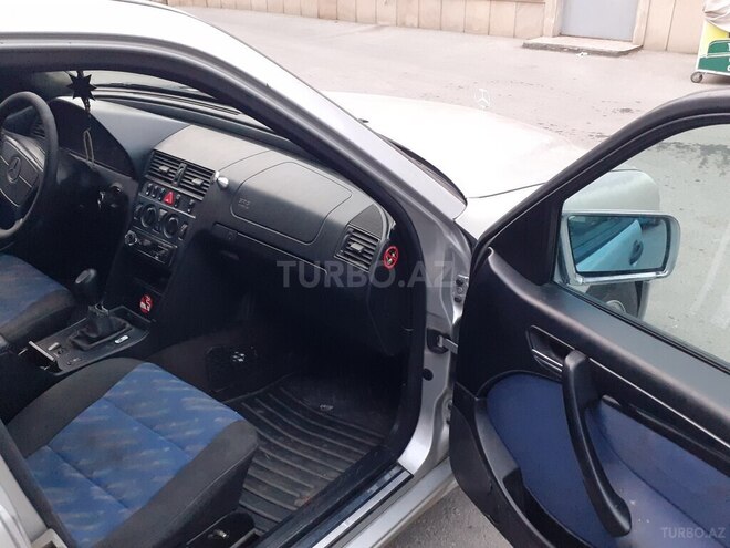 Mercedes C 220 1999, 389,000 km - 2.2 л - Bakı