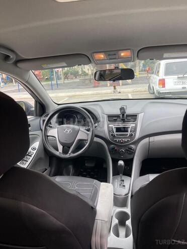 Hyundai Accent 2015, 180,000 km - 1.6 л - Bakı