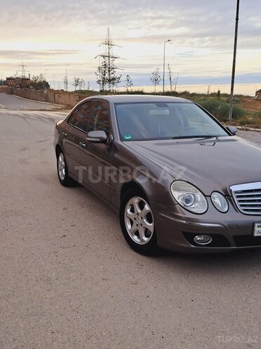 Mercedes E 220 2007, 331,000 km - 2.2 l - Bakı