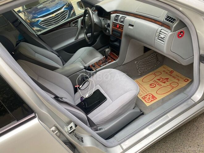 Mercedes E 280 2000, 400,000 km - 2.8 л - Bakı
