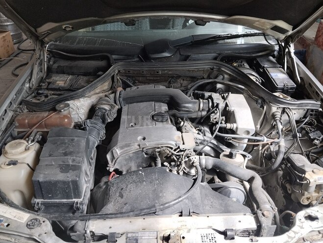 Mercedes E 220 1992, 234,000 km - 2.2 l - Bakı