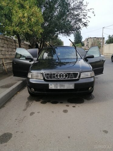 Audi A4 1998, 268,000 km - 1.6 l - Bakı
