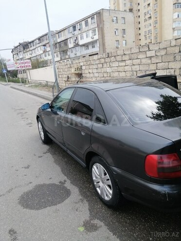 Audi A4 1998, 268,000 km - 1.6 l - Bakı