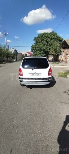 Opel Zafira 2001, 299,920 km - 2.2 l - Göygöl