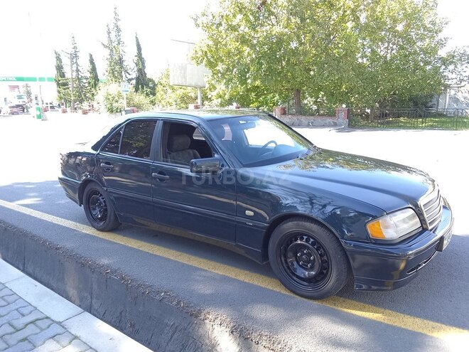 Mercedes C 220 2000, 589,680 km - 2.2 l - Zaqatala