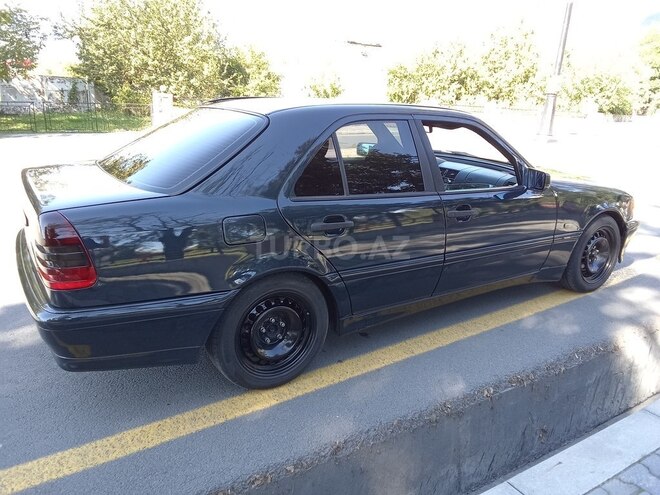 Mercedes C 220 2000, 589,680 km - 2.2 l - Zaqatala