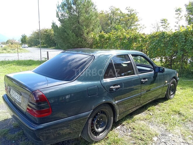 Mercedes C 220 2000, 589,680 km - 2.2 l - Zaqatala