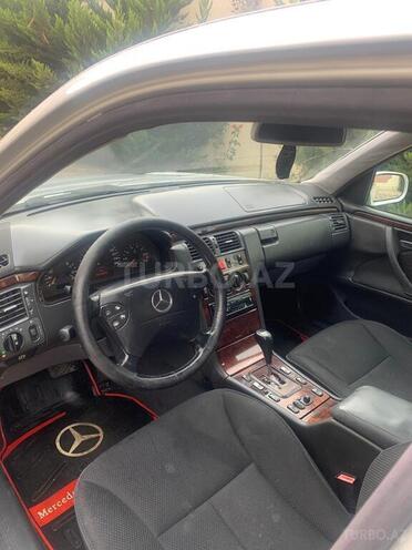Mercedes E 240 2000, 363,000 km - 2.4 l - Bakı