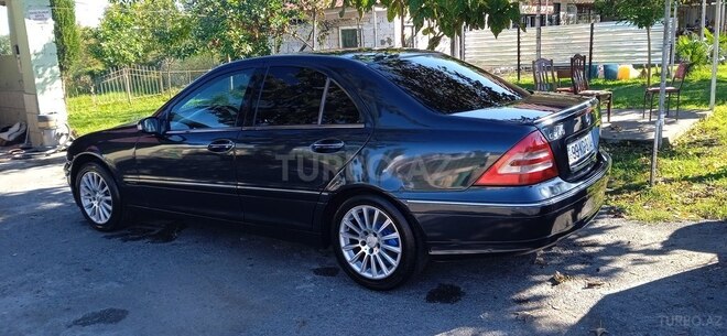 Mercedes C 240 2000, 445,153 km - 2.6 l - Qax