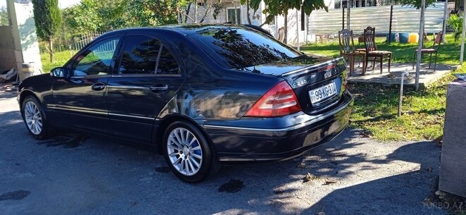 Mercedes C 240 2000, 445,153 km - 2.6 l - Qax