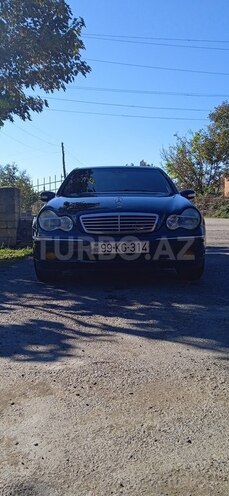 Mercedes C 240 2000, 445,153 km - 2.6 l - Qax