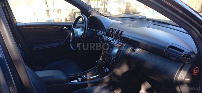 Mercedes C 240 2000, 445,153 km - 2.6 l - Qax