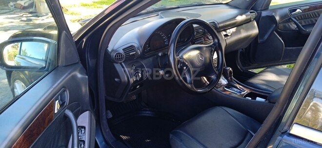 Mercedes C 240 2000, 445,153 km - 2.6 l - Qax