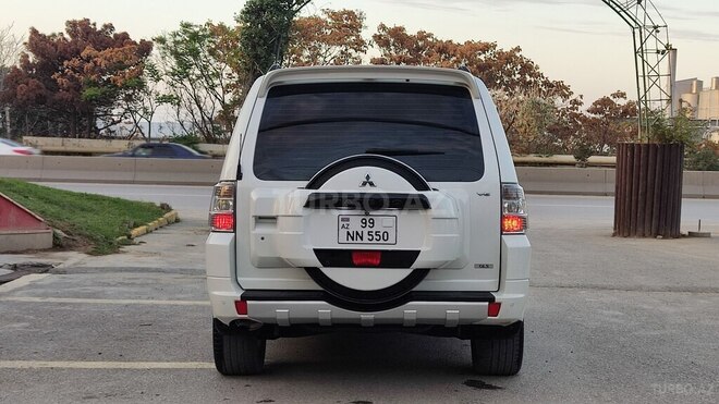 Mitsubishi Pajero 2008, 198,000 km - 3.0 l - Bakı
