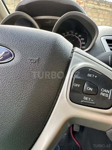 Ford Fiesta 2013, 139,000 km - 1.6 л - Bakı