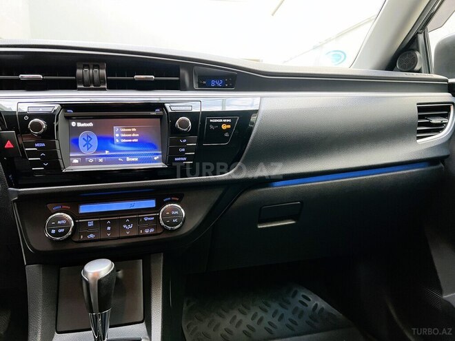 Toyota Corolla 2014, 153,000 km - 1.6 л - Bakı