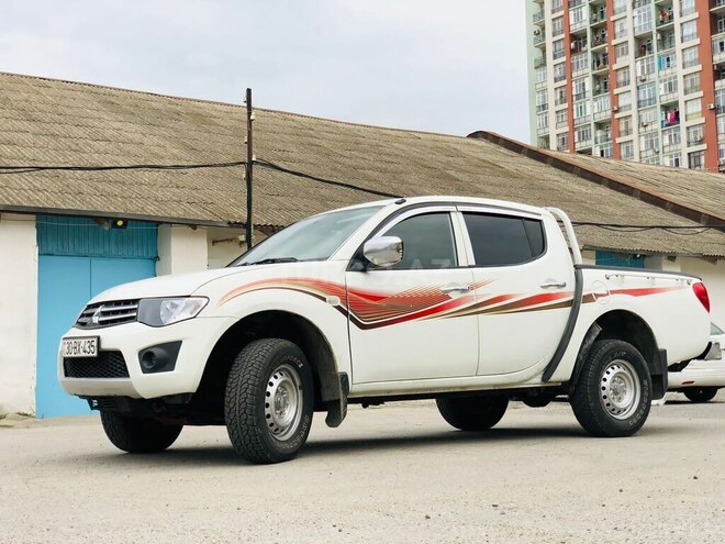 Mitsubishi L200 2010, 260,000 km - 2.5 л - Bakı