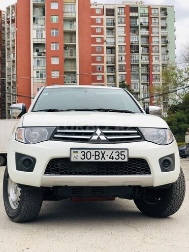 Mitsubishi L200 2010, 260,000 km - 2.5 л - Bakı