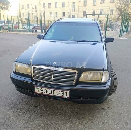 Mercedes C 220 2000, 366,000 km - 2.2 l - Naftalan