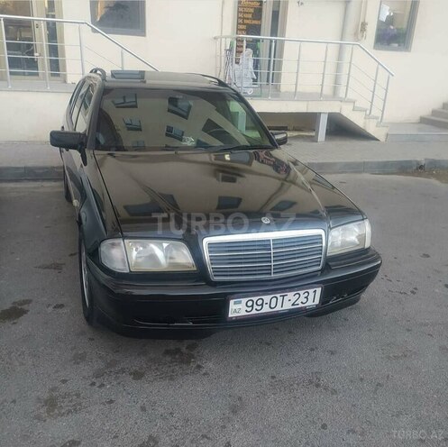 Mercedes C 220 2000, 366,000 km - 2.2 l - Naftalan