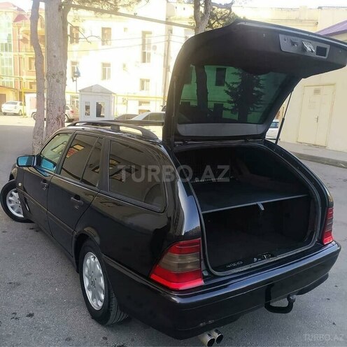 Mercedes C 220 2000, 366,000 km - 2.2 l - Naftalan
