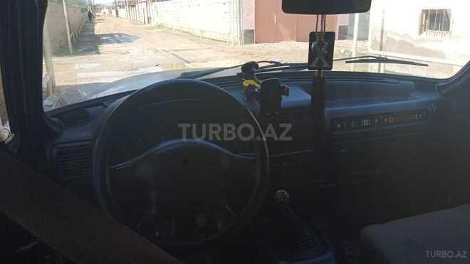 GAZ 3110 2003, 10,000 km - 2.3 l - Salyan