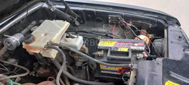 GAZ 3110 2003, 10,000 km - 2.3 l - Salyan
