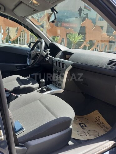 Opel Astra 2009, 168,000 km - 1.4 л - Bakı
