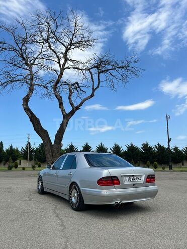 Mercedes E 240 2000, 297,000 km - 2.4 l - Xaçmaz