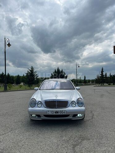 Mercedes E 240 2000, 297,000 km - 2.4 l - Xaçmaz