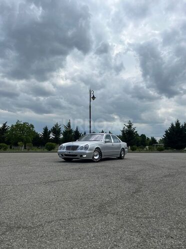 Mercedes E 240 2000, 297,000 km - 2.4 l - Xaçmaz